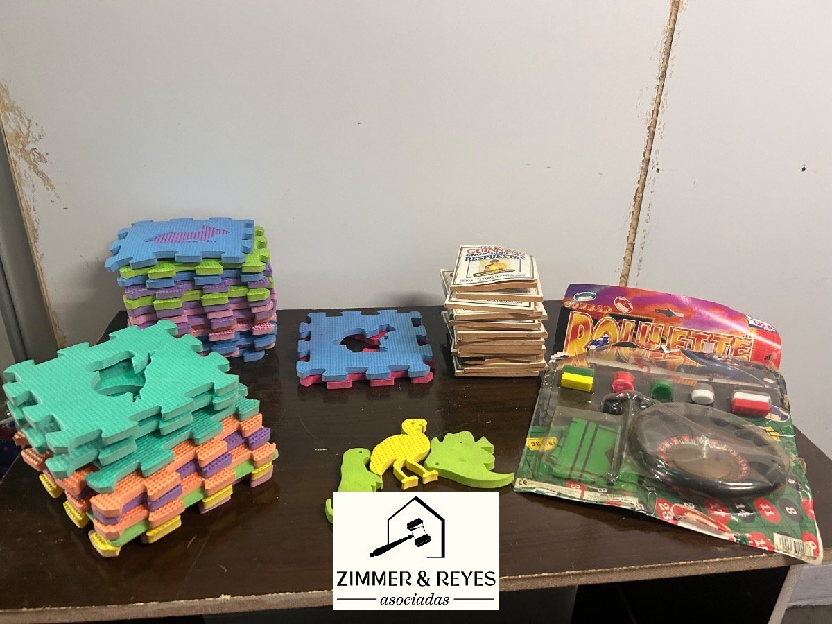 Lote de Juguetes: Rompecabezas de Goma Eva y Juego de Ruleta