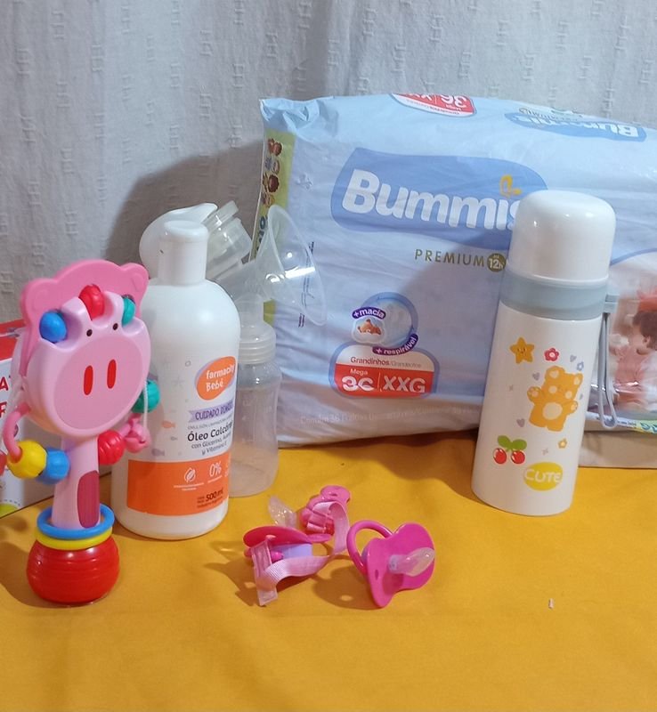Lote siguiente: Bolsa de pañales para bebés con juguetes y accesorios