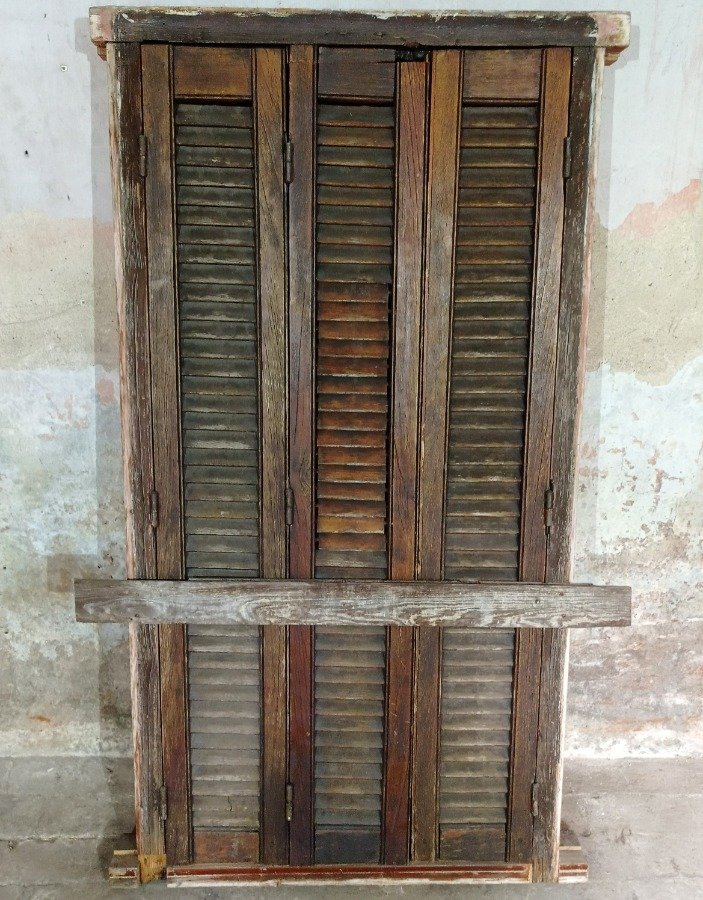 Ventana antigua con hoja batiente y postigos en cedro - imagen 6