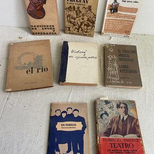 Lote anterior: Lote de Libros: Florencio Sánchez, Tabaré, Bentancur, Folklore y Canciones de Lucha