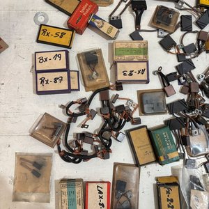 Lote de Carbones para Motor Eléctrico 12V - imagen 2