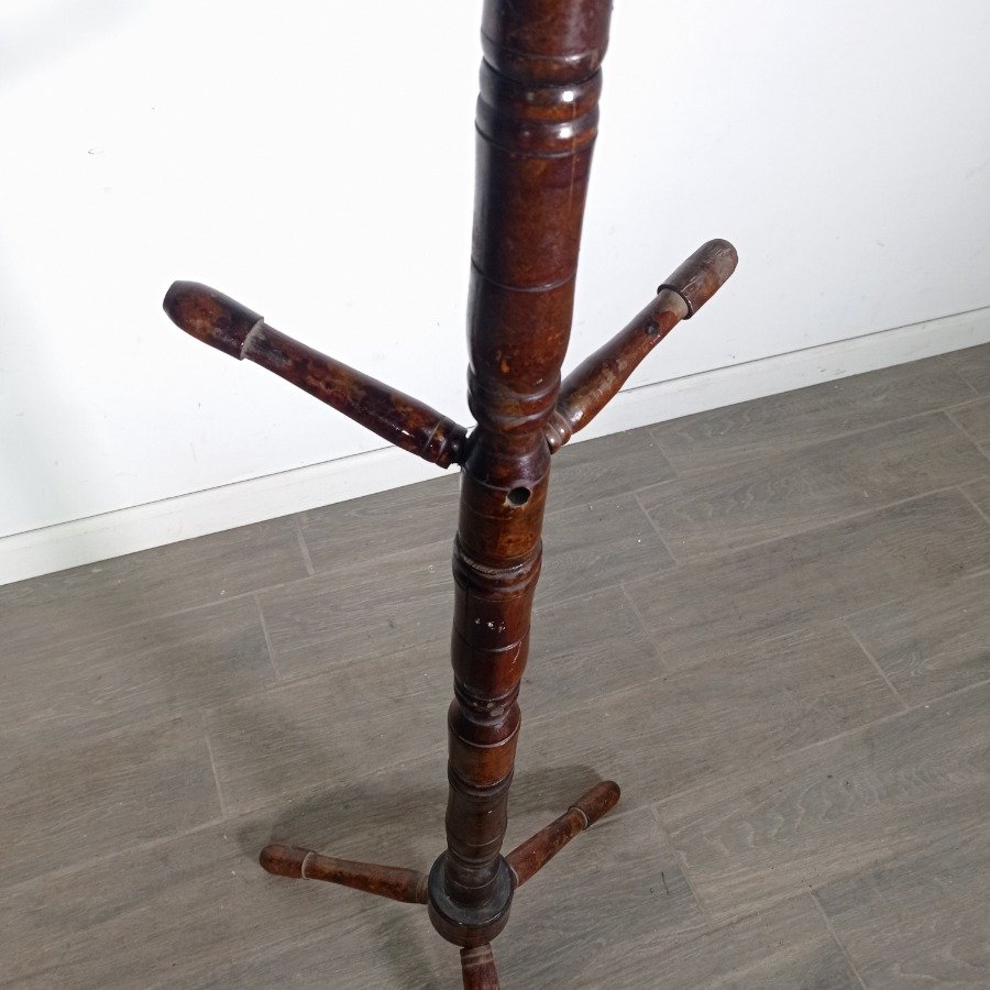 Perchero en madera con capacidad para ocho perchas - imagen 4