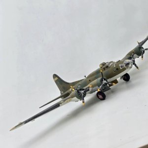 Maqueta Boeing B-17F Flying Fortress "Memphis Belle" - imagen 3
