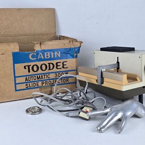 Lote anterior: Proyector Automático Cabin Toodee 300W Japonés con Caja Original