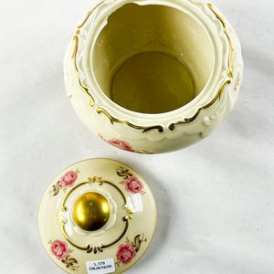 Bombonera de Porcelana Bavaria con Flores Rosas y Bordes Dorados - imagen 2