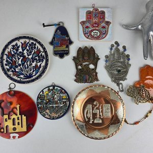 Lote siguiente: Lote de Piezas Decorativas Temáticas de Jerusalén y Manos de Fátima