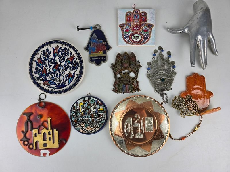 Lote de Piezas Decorativas Temáticas de Jerusalén y Manos de Fátima