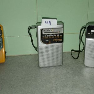 Lote de 3 Radios Portátiles a Pila: Sony, CMiK y Amarilla - imagen 1