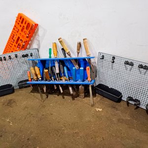 Lote siguiente: Lote de 4 Exhibidores y Portaherramientas con Formones