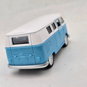 Auto a Escala Metálico Volkswagen Kombi Azul y Blanco - imagen 2
