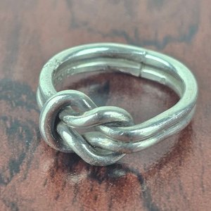 Lote anterior: Anillo Antiguo de Plata 925 con Nudo Marinero
