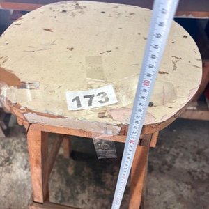 Mesa de Trabajo y Banco de Madera Rústico - imagen 9