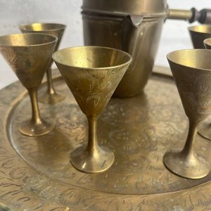 Juego de Café Turco en Bronce con Cafetera, 6 Copas y Bandeja Cincelada - imagen 6