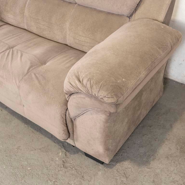 Sofá de tres cuerpos tapizado gris para venta - imagen 2