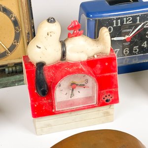 Seis Relojes de Mesa Vintage Variados - imagen 4