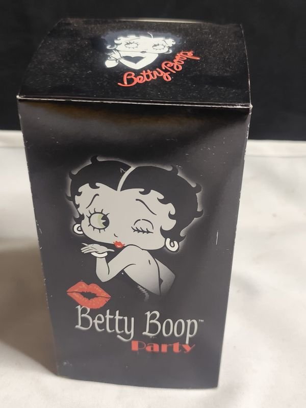 Perfume Importado Betty Pop 75 ML - Figurita de Betty Boop - imagen 3