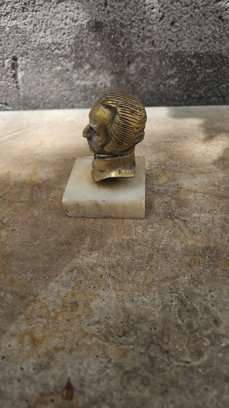 Busto de Artigas en bronce y mármol - imagen 4
