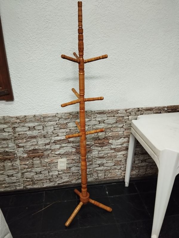 Perchero de madera para ropa - imagen 1
