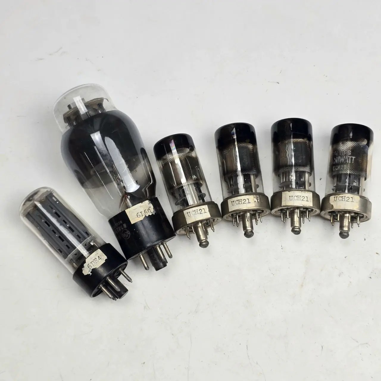 Item lote-33-valvulas-varias-x6 - Image 0