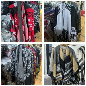 Lote de 12 Ruanas con Diseños Variados - imagen 2