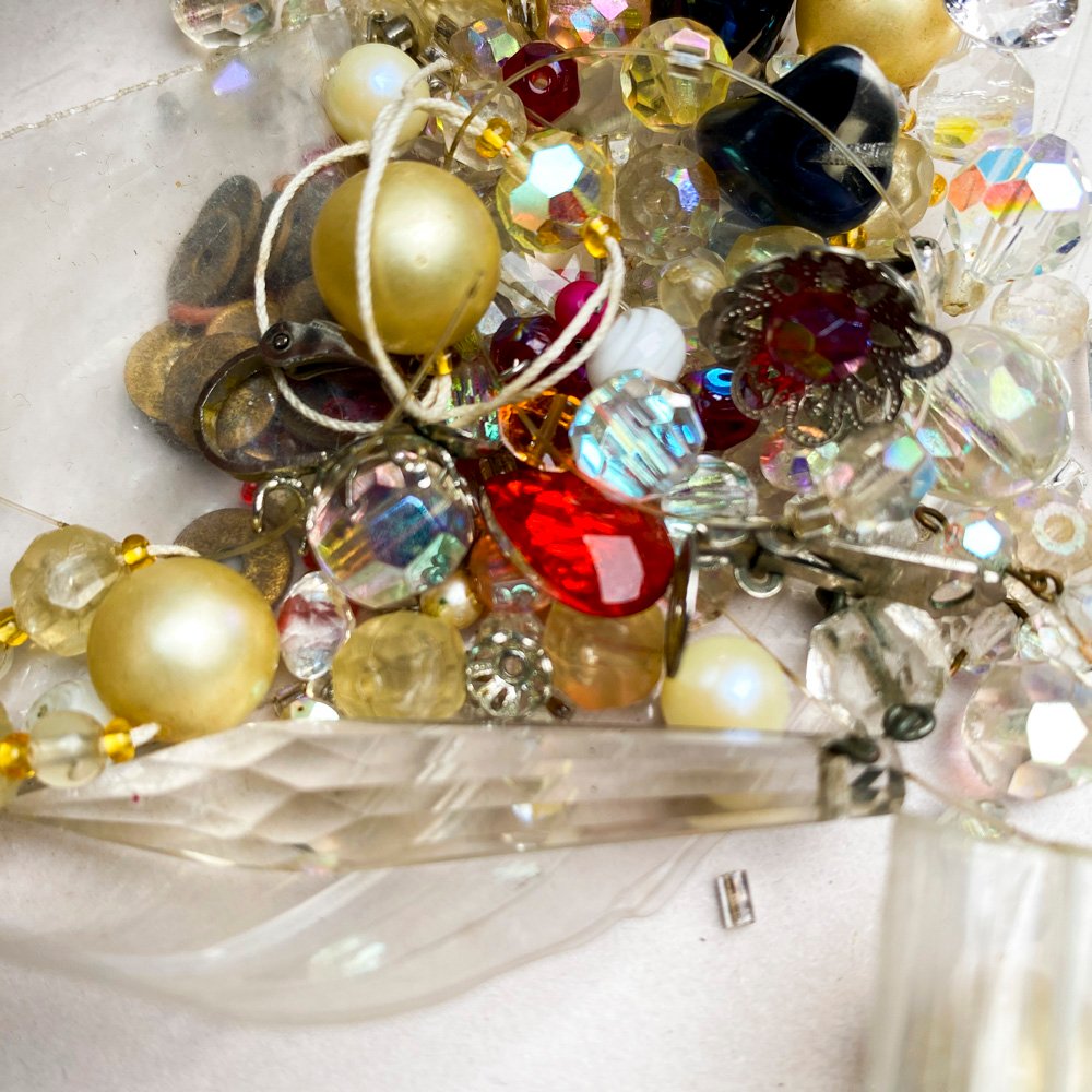 Lote de joyería con piedras y accesorios - imagen 3