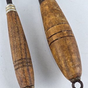 Par de Chairas Antiguas con Mangos de Madera - imagen 3