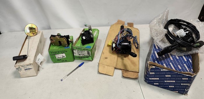 Lote de Autopartes: Cerraduras Clio, Flotador L300, Llaves de Luces