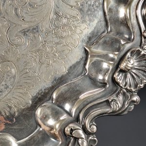 Bandeja Antigua de Plata con Grabados y Borde Decorado - imagen 5