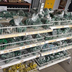 Lote de Conexiones y Válvulas Industriales Amarillas y Verdes - imagen 2