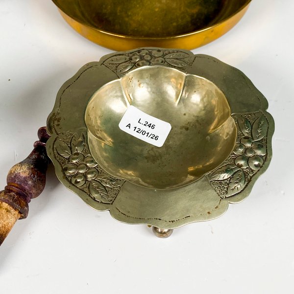 Colección de objetos decorativos en metal y cerámica - imagen 2