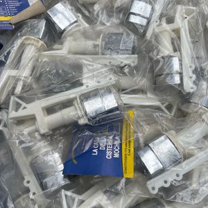 Cajón con 100 Botones Laterales para Cisterna de Baño - imagen 6