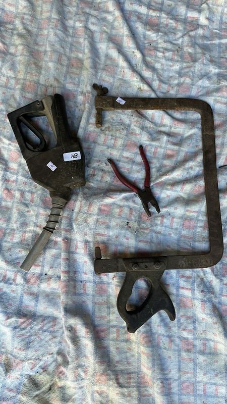 Pistola de Surtidor, Arco de Sierra y Una Pinza - imagen 2