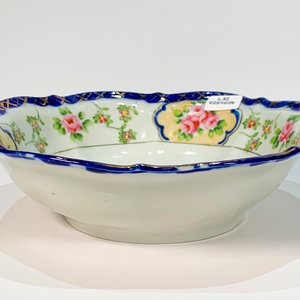 Juego de Porcelana Oriental Blanca y Azul: Ensaladera y Seis Compoteras con Flores - imagen 3