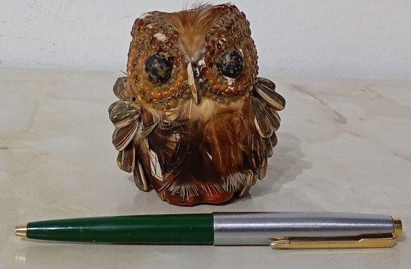 Figura de Búho con Decoración de Plumas - imagen 1