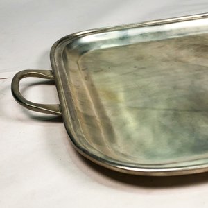 Bandeja de Servicio Rectangular Metálica Plateada con Asas Clásicas - imagen 2