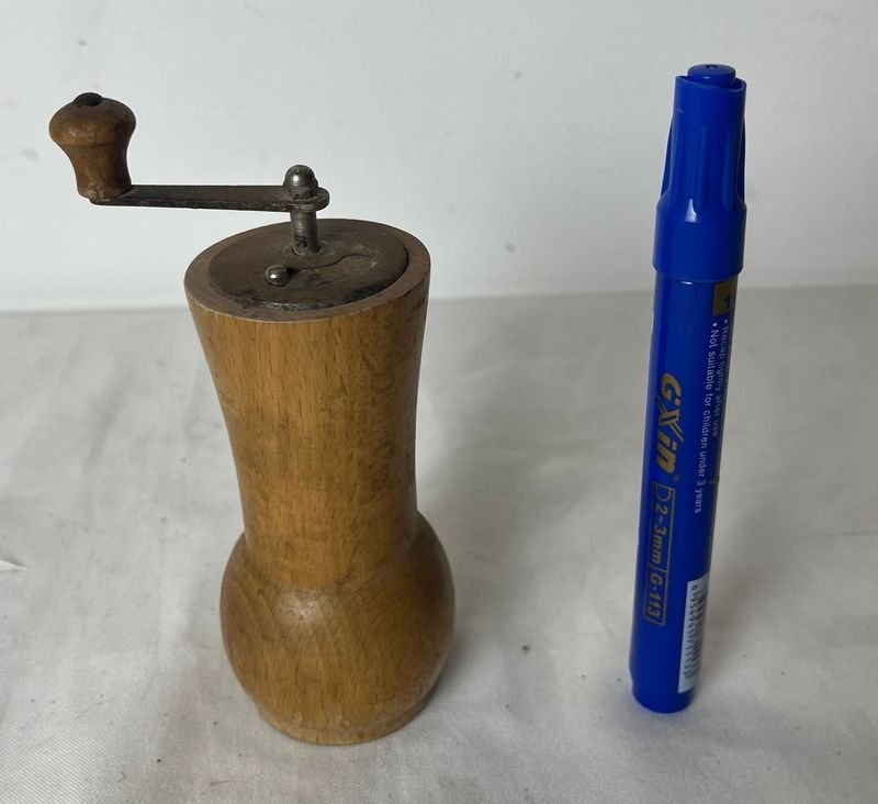 Molinillo de madera artesanal - imagen 3