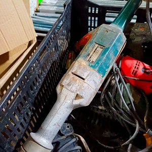 Lote de 7 Herramientas Eléctricas: Taladros, Amoladora Recta y Atornilladores - imagen 5