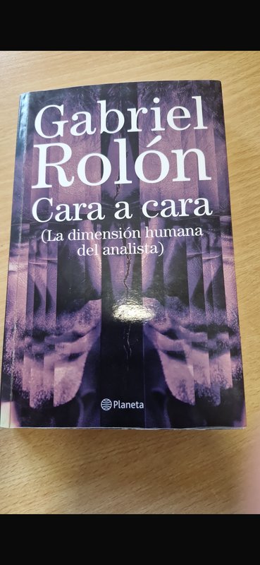 Lote siguiente: Libro Cara a Cara de Gabriel Rolón