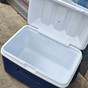 Conservadora Rubbermaid Azul y Blanca - imagen 3