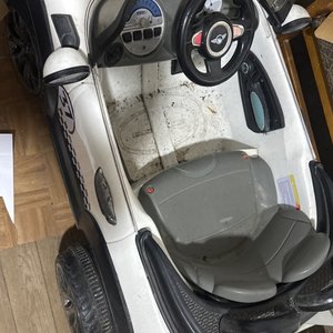 Lote siguiente: Auto a Batería Infantil Estilo Mini Cooper Blanco