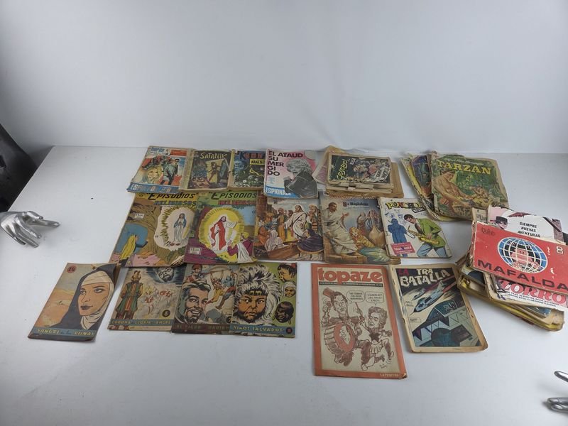 Colección de historietas antiguas y usadas