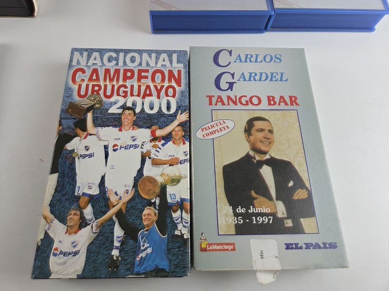 Colección de VHS y DVDs en excelente condición - imagen 5