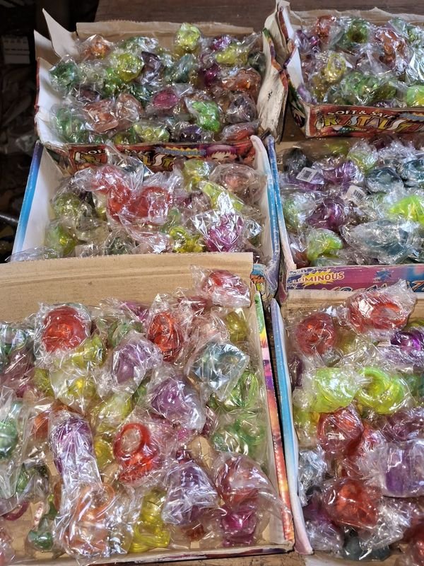 Lotes de anillos luminosos y dulces - imagen 4