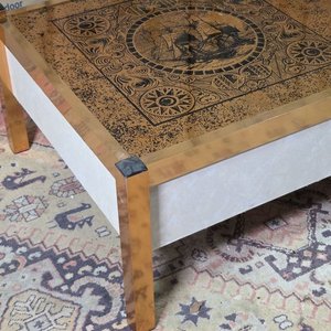 Mesa Ratona Vintage con Bar Interior y Diseño Náutico - imagen 10