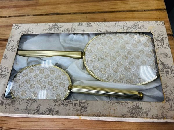 Juego toilette antiguo: Un artículo de porcelana con estilo vintage - imagen 2