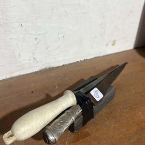 Lote anterior: Cuchillo con Chaira y Piedra para Afilar