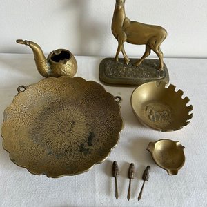 Lote anterior: Lote de Adornos de Bronce Macizo: Ciervo, Cenicero Pipa y Bandeja Decorada