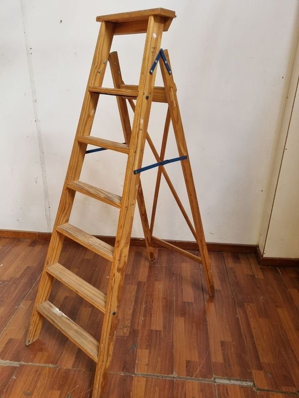 Escalera de madera para seis pasos - imagen 2