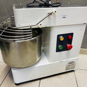 Lote siguiente: Amasadora Profesional KUMA Modelo A10B de 10 Kg