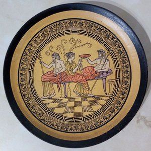 Lote anterior: Plato de Cerámica Griega Antigua: Simposio de Hades y Perséfone